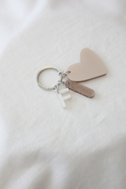 KEYCHAIN.02.SILVER.1LETTER
