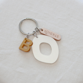 KEYCHAIN.01.SILVER.1LETTER