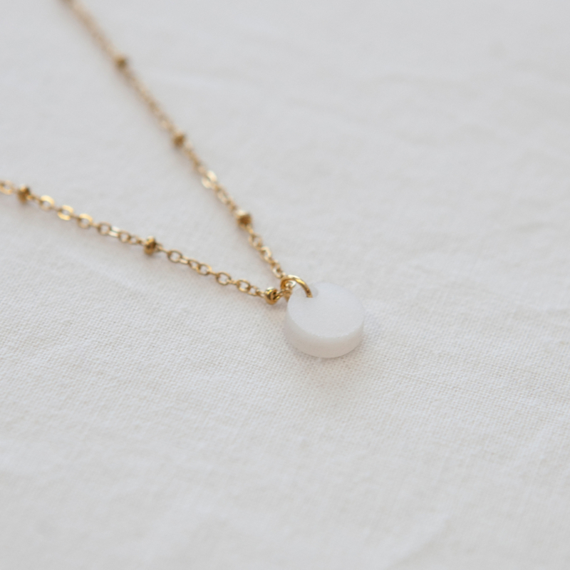 NECKLACE.01.WHITE