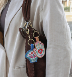 All The Luck In The World - Sleutelhanger Met Kraaltjes Love Schelp