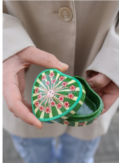 All  The Luck In The World Hartvormige Doosje Met Strepen en Bloemen