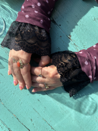 Amber lace mouwtje zwart