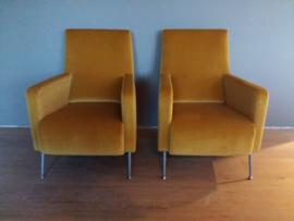 Moderne fauteuil in velour