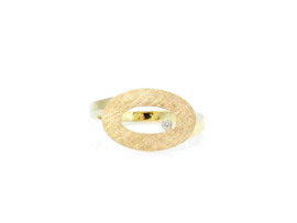 Oval ring diamond