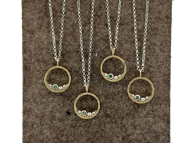 4 Zussen, 4 hangers