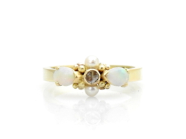 Ring met Opaal, Pareltjes en Diamantschijfje