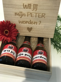 Houten box 1 ‘WIL JIJ MIJN PETER WORDEN?’