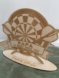 Darts trofee met houten voet en tekst