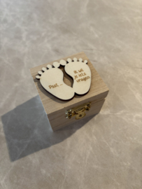 Mini kistje voetjes