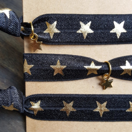 Armbandje - IBIZA - zwart gouden sterretjes - met of zonder bedel