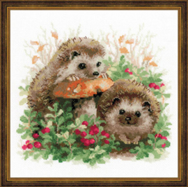 Borduurpakket Hedgehogs in Lingonberries - RIOLIS    ri-1469