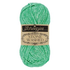 Stone washed / Groen 826 / Forsterite