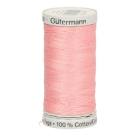 Gutermann naaigaren cotton 30 / 300 meter  1115 / licht roze