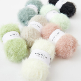 Rico Design Make it Fur 008- Zwart