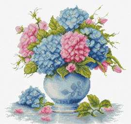 Borduurpakket Vase with Hydrangea - Luca-S     ls-b7033