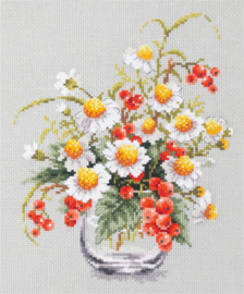 Borduurpakket Chamomile and Red Currant - Chudo Igla    ci-100-012