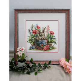 Borduurpakket Rabbit in a Pot - Aine    aine-a1030