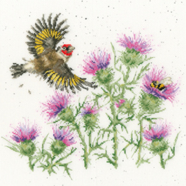 Borduurpakket Hannah Dale - Feathers And Thistles - Bothy Threads    bt-xhd133