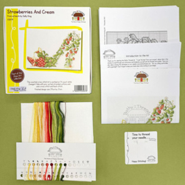 Borduurpakket Sally King - Strawberries And Cream - Bothy Threads     bt-xsk19