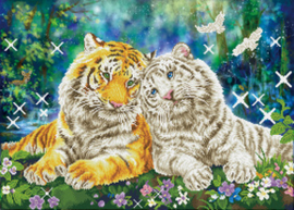 Diamond Dotz Tiger Smooch - Needleart World    nw-dd13-026