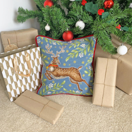 Petit Point borduurpakket Catherine Rowe - Sleigh Bells Ring - Bothy Threads    bt-tap15