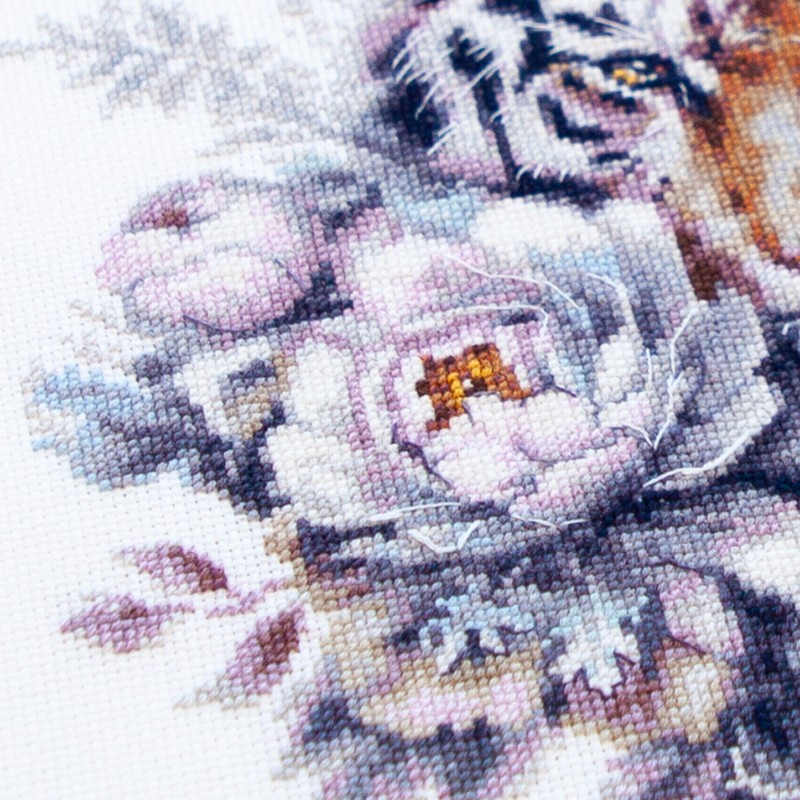 Borduurpakket The White Tiger - Magic Needle    ci-070-014