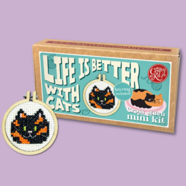 Borduurpakket Matchbox - Life is Better with Cats - ckc-mb-203