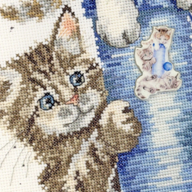 Needle Minder Hannah Dale - Three's A Crowd - Bothy Threads     bt-xa68