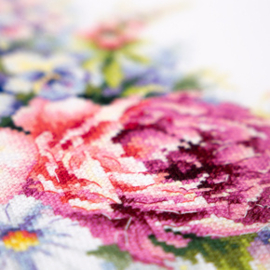 Borduurpakket Bouquet with Peonies - Magic Needle   ci-210-310