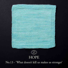 Simy's Hope DK 13 What doesn't kill us makes us …  /  Licht Blauw