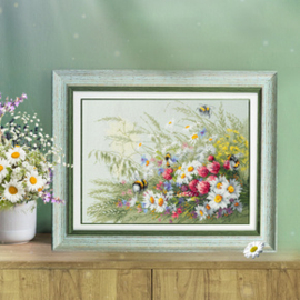 Borduurpakket Daisies and Clover - Chudo Igla   ci-510-225