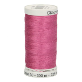Gutermann naaigaren cotton 30 / 300 meter  1192 / fuchsia