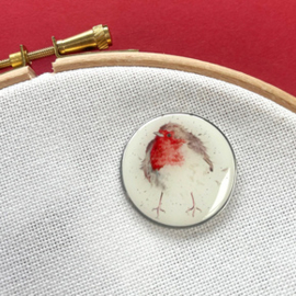 Needle Minder Hannah - Dale Jolly Robin - Bothy Threads   bt-xa24