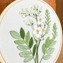 Vrij borduren pakket Achillea Ptarmica - Milpoint     mil-e1-018k