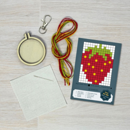 Borduurpakket Matchbox I'm Berry Grateful (Strawberry) - ckc-mb-018