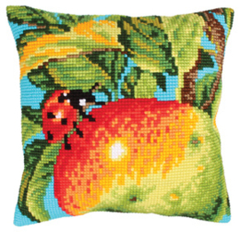 Kussen borduurpakket Ladybug on the Apple - Collection d'Art    cda-5222