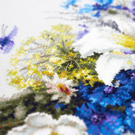 Borduurpakket Lilies and Cornflowers - Magic Needle    ci-510-227
