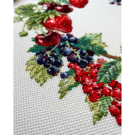 Borduurpakket Wreath with Berries - RIOLIS - ri-2323