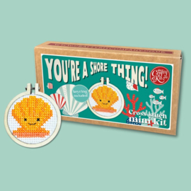 Borduurpakket Matchbox - You're a Shore Thing! - The Crafty Kit Company - ckc-mb-221