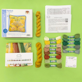 Petit Point borduurpakket April Mawhinney - Toxic Hemlock - Bothy Threads     bt-tam03