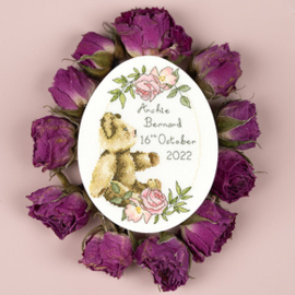 Borduurpakket Sarah Summers - Victorian Teddy Bear - Bothy Threads   bt-xss13