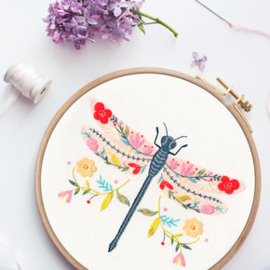 Vrij borduren pakket Ally Gore - Dragonfly - Bothy Threads    bt-epo02