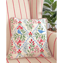 Petit Point borduurpakket Simone Carr - Birds And Blossoms - Bothy Threads    bt-tsm02