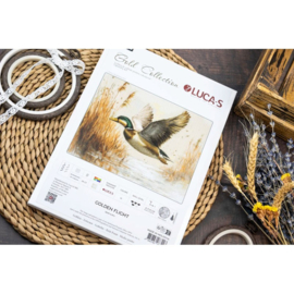 Petit Point borduurpakket Golden Flight - Luca-S     ls-g730