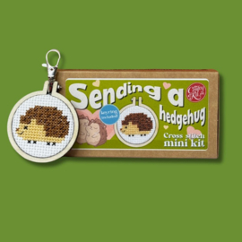 Borduurpakket Matchbox Sending a Hedgehug - ckc-mb-128