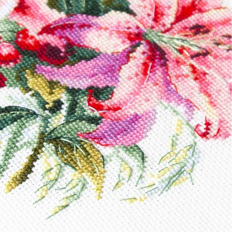 Borduurpakket Pink Lilies - Magic Needle    ci-070-006