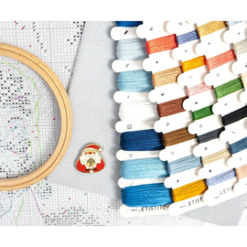 Borduurpakket Santa’s Secret Stop - Leti Stitch   leti-l9964