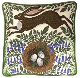 Kussenborduurpakket Catherine Rowe - Spring Hare - Bothy Threads    bt-tap01