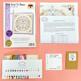 Vrij borduren pakket Cassandra Riley - Bee Kind To Bees - Bothy Threads