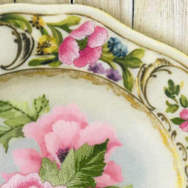Borduurpakket Plate with Pink Poppies - Satin Stitch - RIOLIS    ri-pt0075